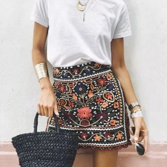 Zara Floral Embroidered Skirt - Picture 2 of 5